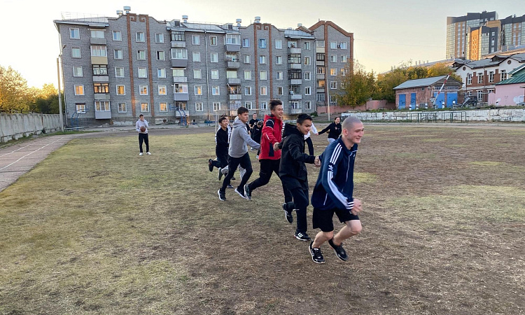 Посвящение в жильцы общежития у студентов УУКЖТ ИрГУПС.