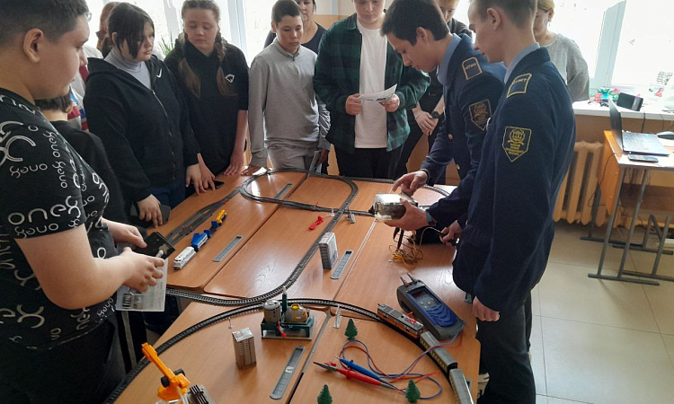 Профориентационный десант-2024  побывал в Атамановке