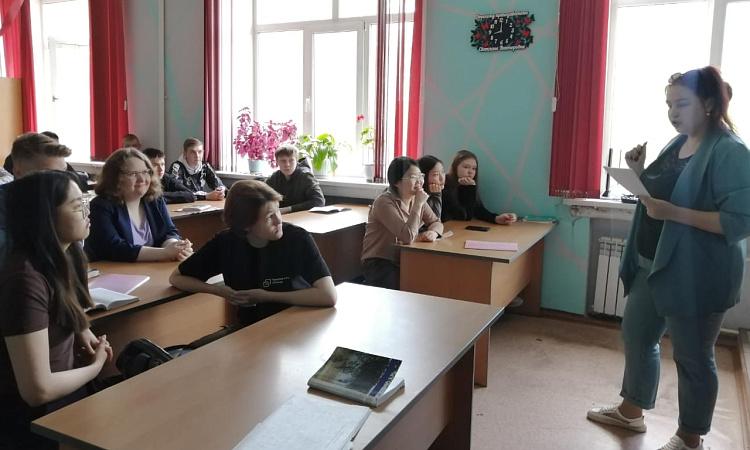 20 апреля в группах  СЭЗС.9-23-1 и ГНХ.9-23-1 специалистом Центра профилактики наркомании была проведена деловая игра «Правовой прецедент»