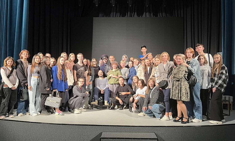 Студенты МК ЖТ ИрГУПС посетили спектакль "Доза"