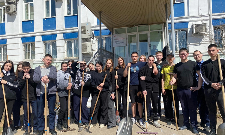 Студенты УУКЖТ ИрГУПС оказывают помощь структурным подразделениям ВСЖД в подготовке к летнему сезону