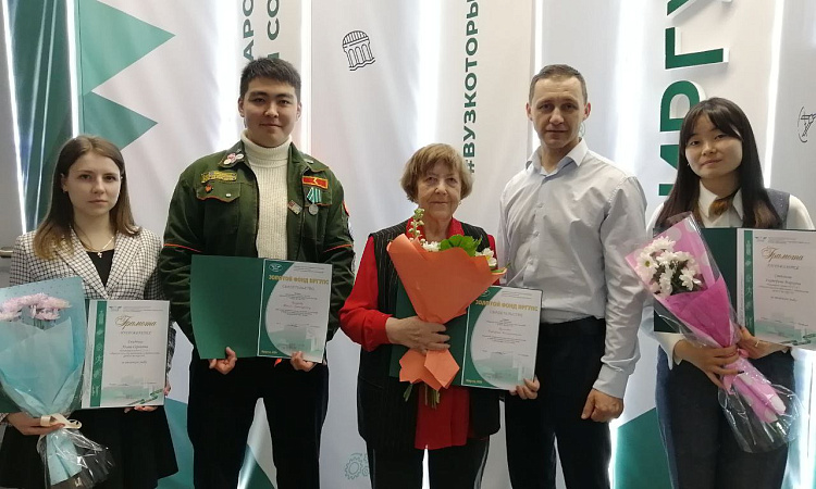 Во время проведения мероприятия «Золотой фонд Иркутского государственного университета путей сообщения», награды получили сотрудники и студенты Сибирского колледжа транспорта и строительства