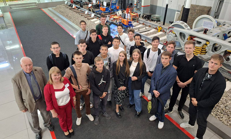 Студенты-первокурсники побывали в Инженерном центре