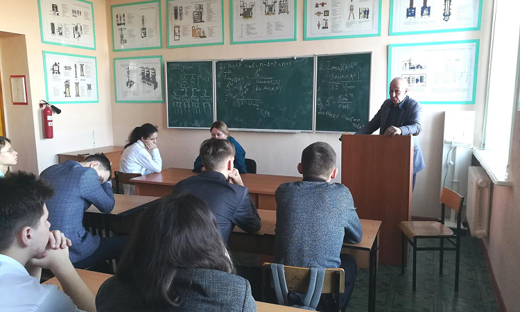 В ЗабИЖТ прошел день профориентации для лицеистов