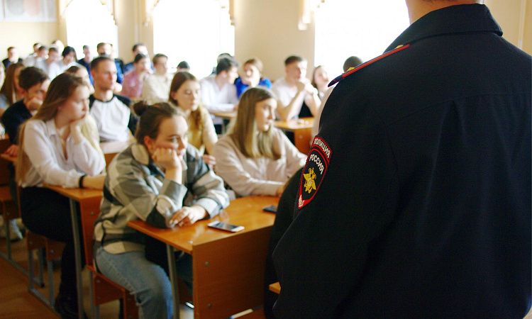 Интернет-безопасность: Что это и как сохранить безопасность в сети?