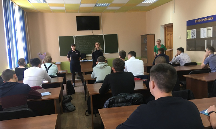 Профилактические беседы инспектора ПДН Гатенюк Е.А.