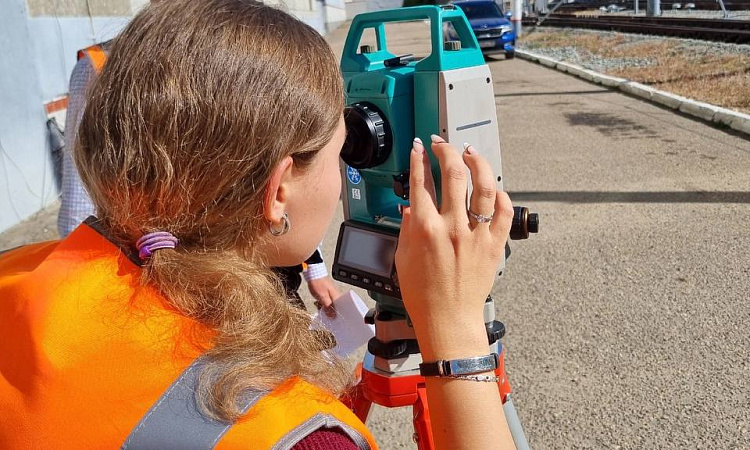 Информационные технологии в строительстве студенты ЗабИЖТ изучили на практике