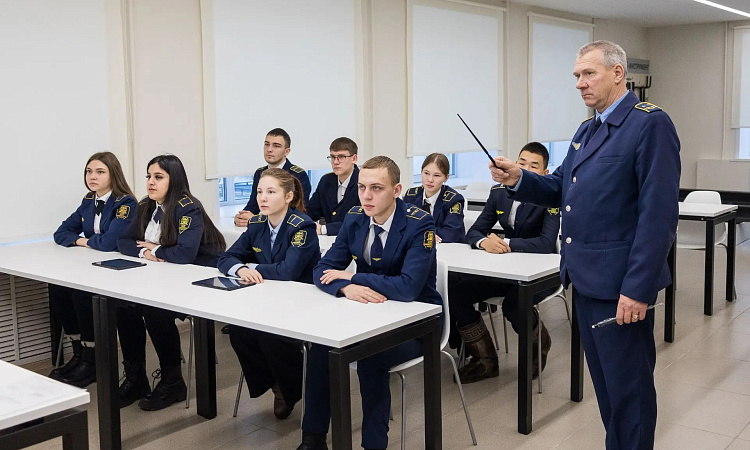 Как подать документы через Госуслуги абитуриентам ЧТЖТ