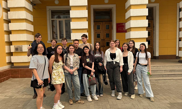 Студенты и лицеисты ЗабИЖТ посетили праздничный концерт