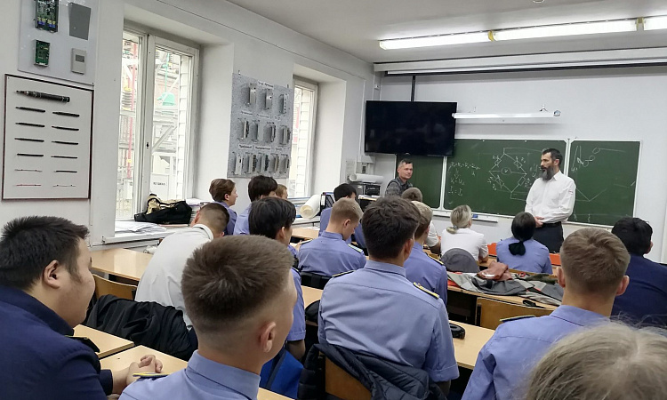 На специальности 13.02.07 Электроснабжение (по отраслям) в УУКЖТ состоялось интегрированное занятие, посвященное этапам проведения демонстрационного экзамена 