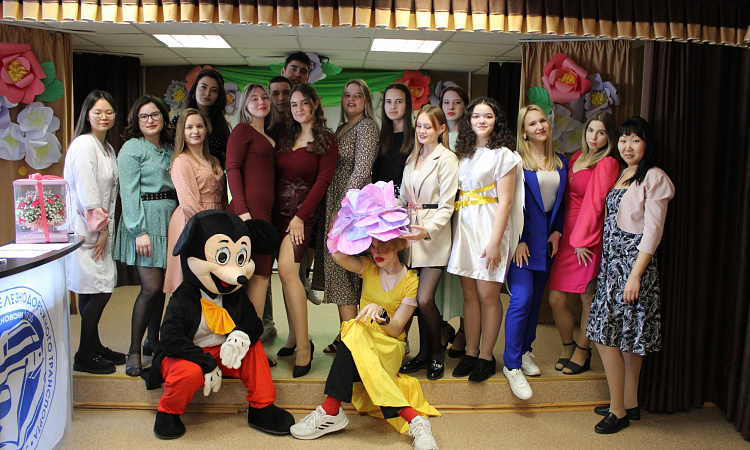 Праздничный концерт к 8 марта в МК ЖТ ИрГУПС