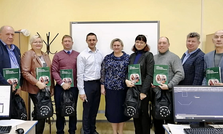 Завершила работу стажировочная площадка по реализации дополнительной профессиональной программы повышения квалификации в рамках федерального проекта «Профессионалитет» по специальности 08.02.10 Строительство железных дорог, путь и путевое хозяйство