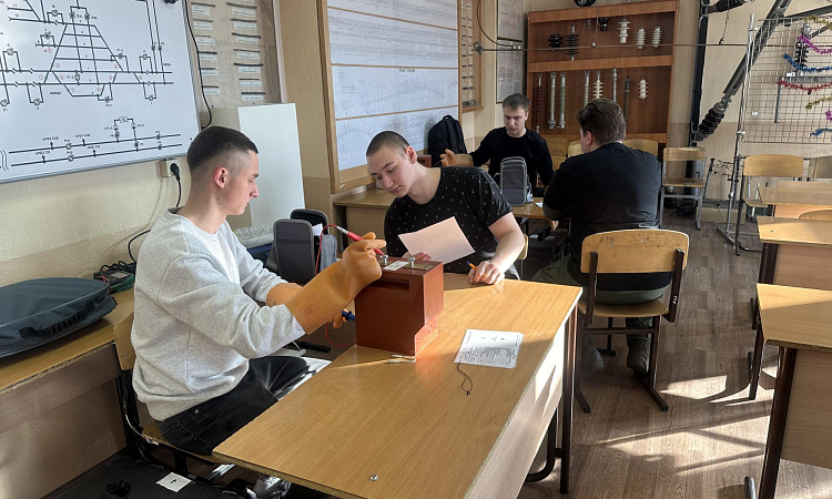 В ЧТЖТ прошли мероприятия ко Дню энергетика