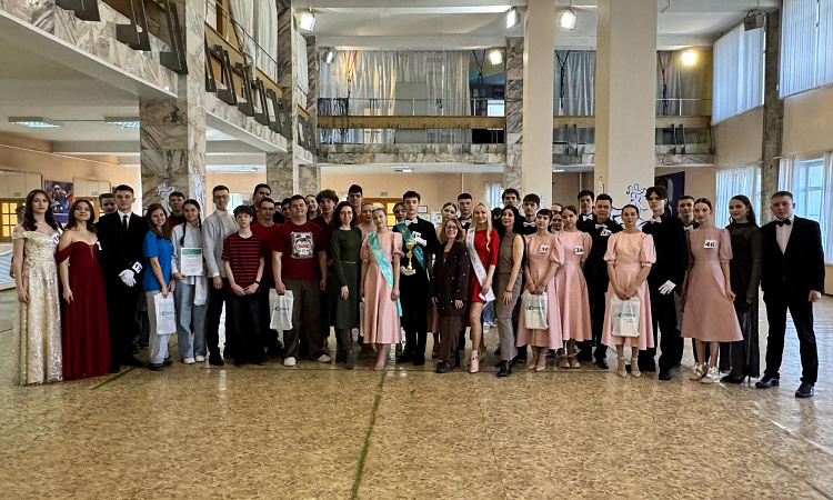 В лицее ЗабИЖТ состоялся традиционный «Мой первый бал» 