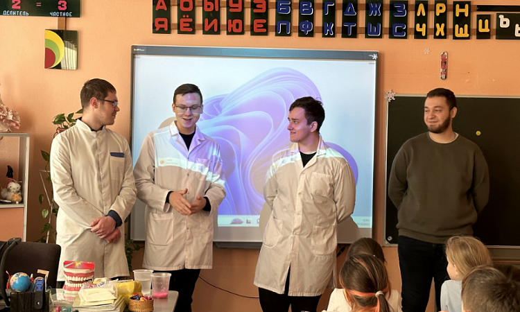 Студенты МК ЖТ ИрГУПС провели занятие на тему «Правильное питание – залог здоровых зубов»