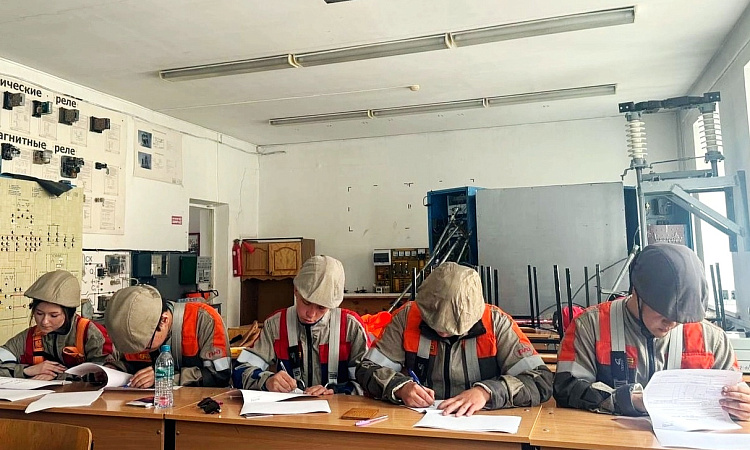 Демоэкзамены в УУКЖТ ИРГУПС специальности "Сварочное производство"