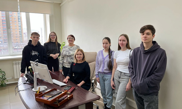 Студенты ЗабИЖТ ознакомились с работой банка