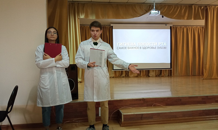 Студенты медицинского колледжа провели мастер-классы для обучающихся  Иркутского техникума речного и автомобильного транспорта