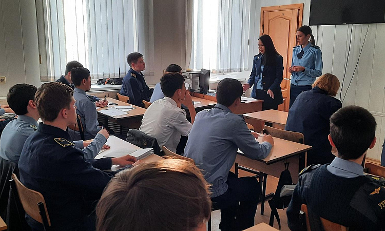 Беседа представителей Транспортной прокуратуры со студентами УУКЖТ ИрГУПС.