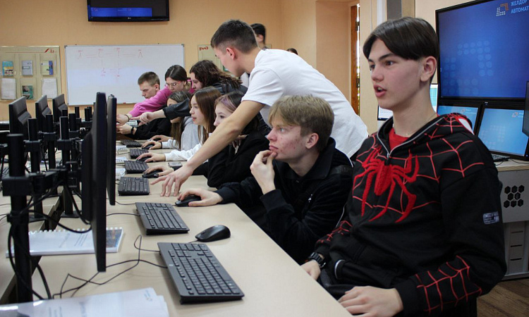 Игра «Цифровые профессии в мире железных дорог» для школьников прошла в ЗабИЖТ
