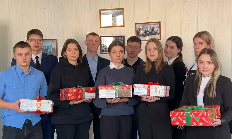 Студенты ЧТЖТ приняли участие в акции «Окопная елка»