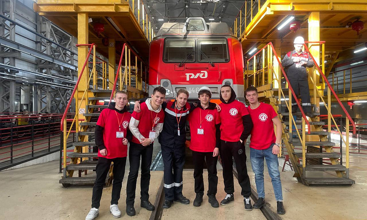 Студенты ЧТЖТ побывали на конкурсе «Лучший по профессии» в депо Чита-1