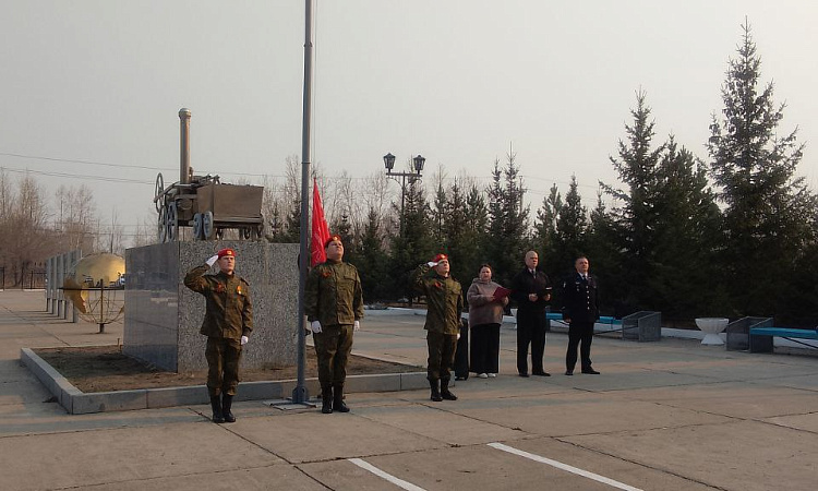 Копия знамени Победы поднята в ЗабИЖТ