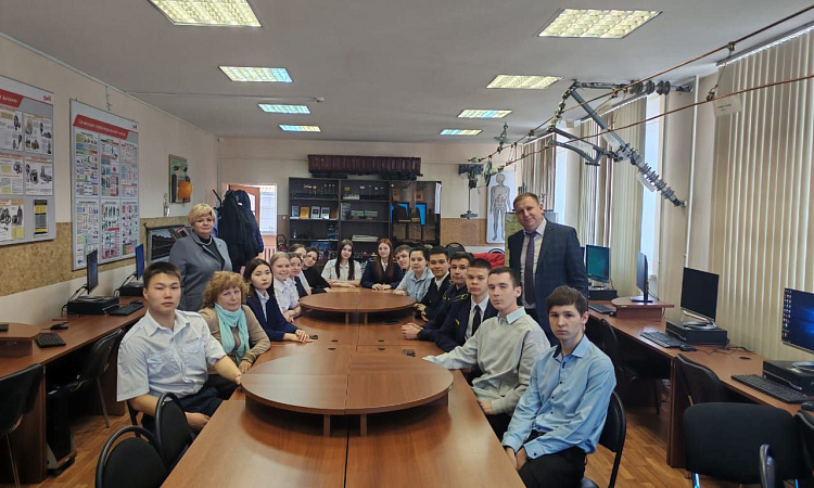 Будущие железнодорожники побывали в Читинском диспетчерском центре