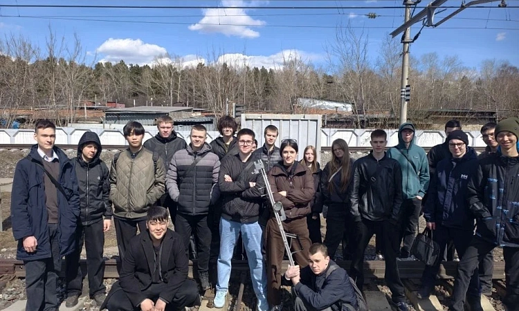 🔹  Школьники и родители, посетившие колледж в рамках Единого дня открытых дверей, ФП "Профессионалитет" 