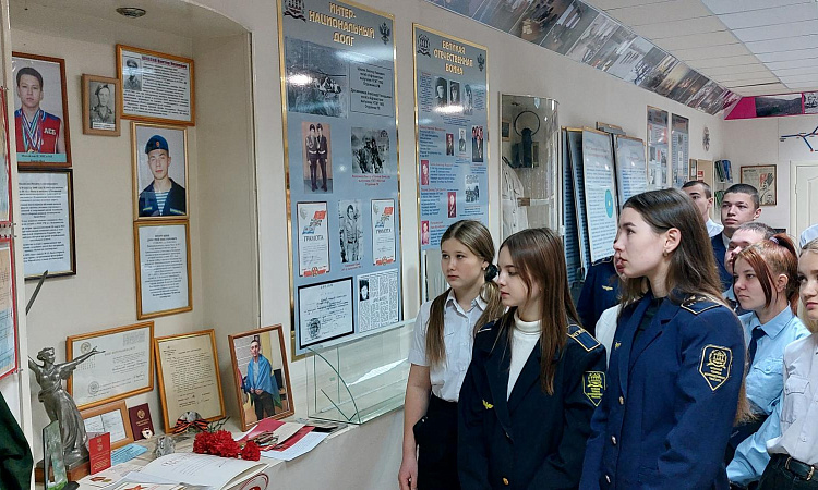 Студентам ЧТЖТ рассказали о подвигах и героях