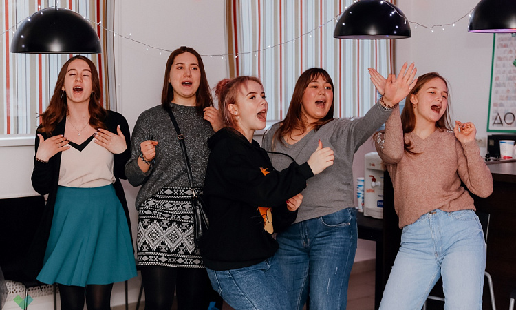 Студентки КрИЖТ приняли участие в городском женском проекте PRO тебя