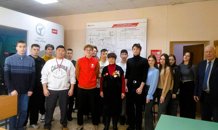 «Чистое поколение-2025»: студентам ЗабИЖТ рассказали о проблемах наркомании