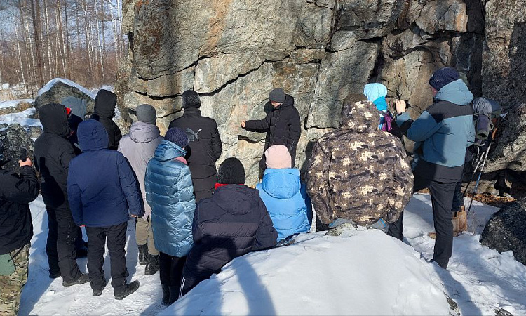 Участники клуба «Бурундуки» посетили Смоленские скалы