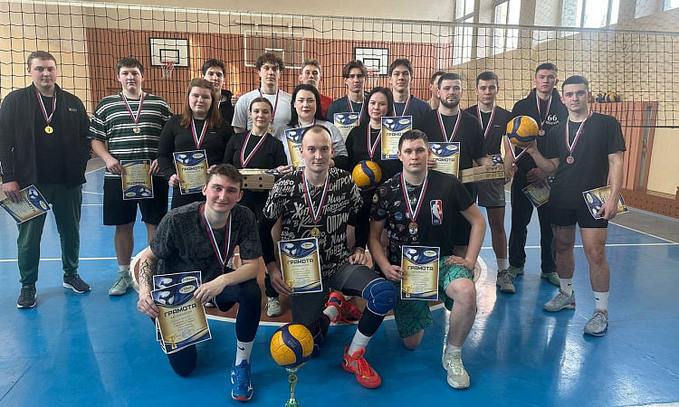 В ЗабИЖТ состоялись соревнования по волейболу