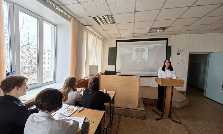 Студенты ЧТЖТ организовали круглый стол памяти героя РФ