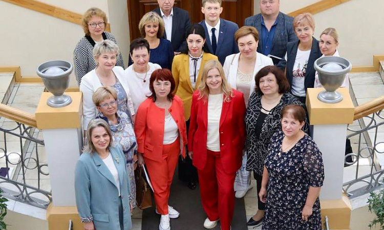 Накануне представители Сибирского колледжа транспорта и строительства ИрГУПС приняли участие в встрече руководителей профессиональных образовательных организаций проводимой в рамках мероприятий форума «Сообщество»