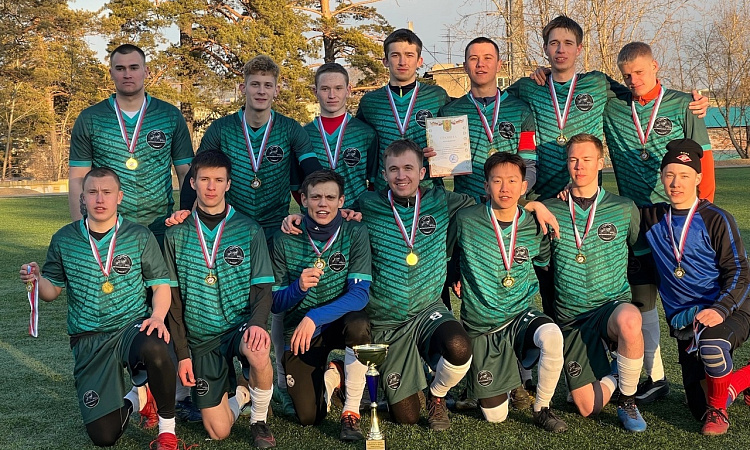 Болеем за наших!