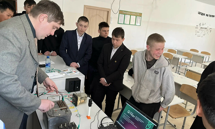 УУКЖТ на выездном дне карьеры