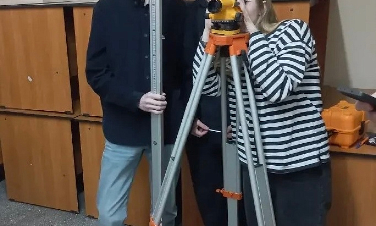 📐 «Покорение вершин геодезии: студенты колледжа выступили на олимпиаде в ИрГУПС» 👍